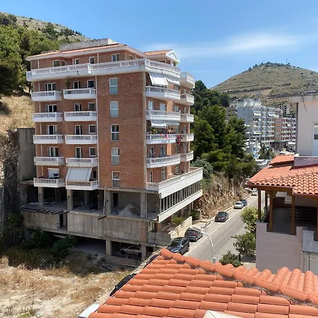 Breeze Cuddling Your Holidays * Sarande